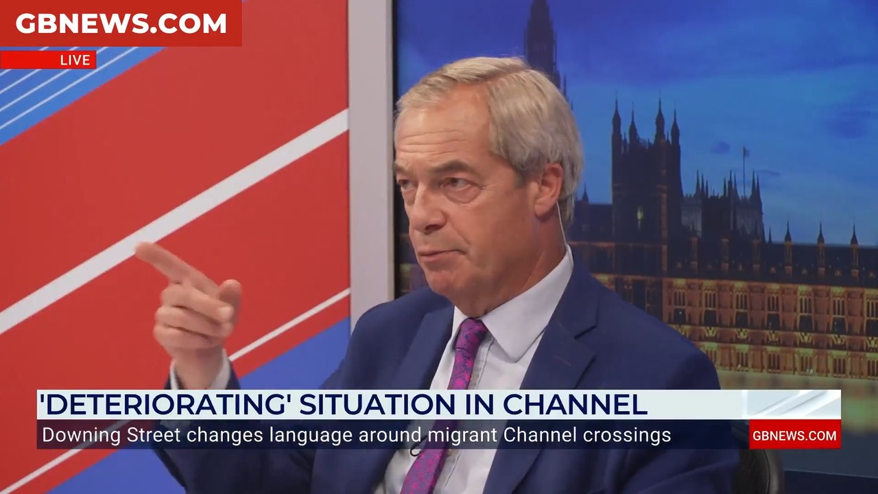 WATCH: Nigel Farage blasts Keir Starmer in scathing rant about migrant crossings - 'Get a grip!'