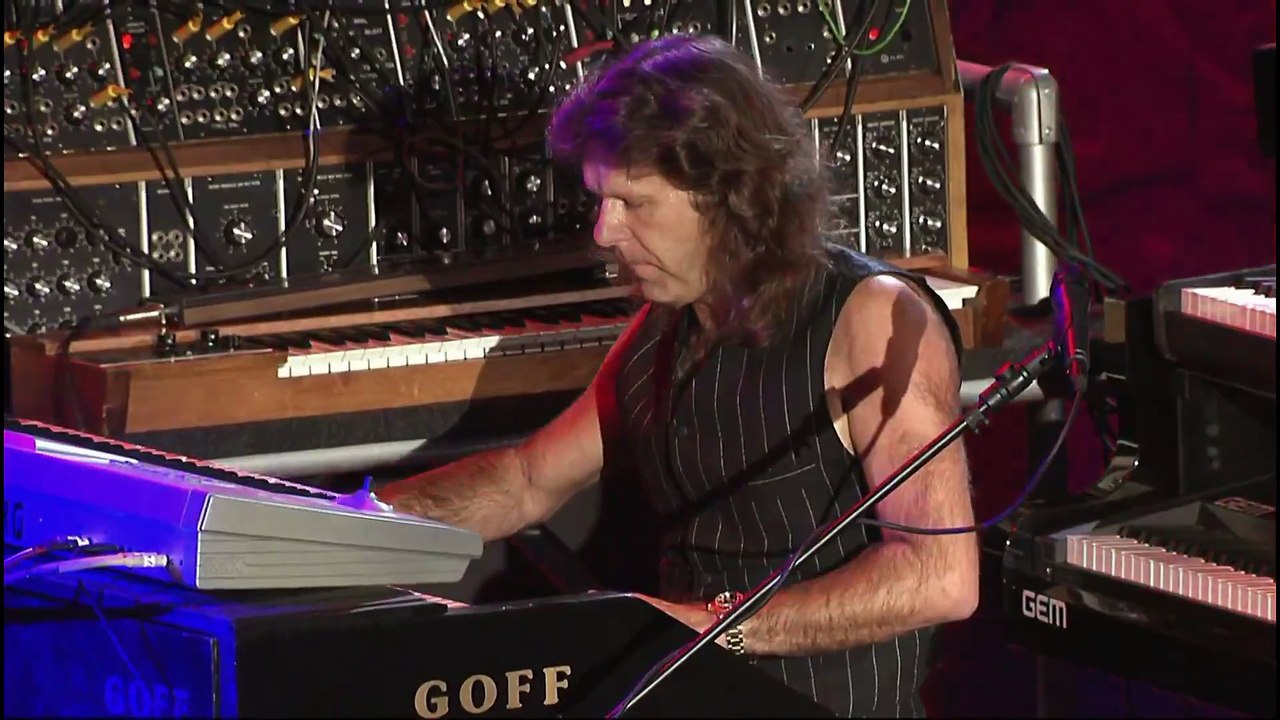 Hoedown (Aaron Copland cover) - Emerson, Lake & Palmer (live)