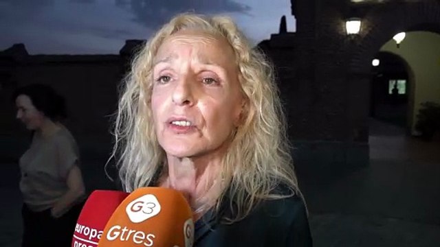 Las diferencias entre la mujer y la hija de Manolo Zarzo en su tanatorio: Tiene que entenderlo