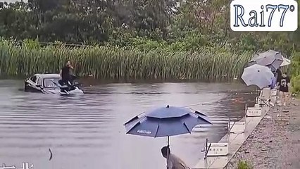 Китаец неожиданно утопил своё транспортное средство