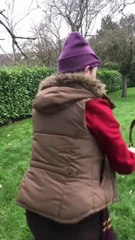 POV : Tu es dans la cour de récré avec l’enfant "différent"