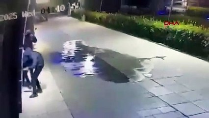 İstanbul'da film gibi soygun: 3 dakikada ne var ne yok götürdüler!