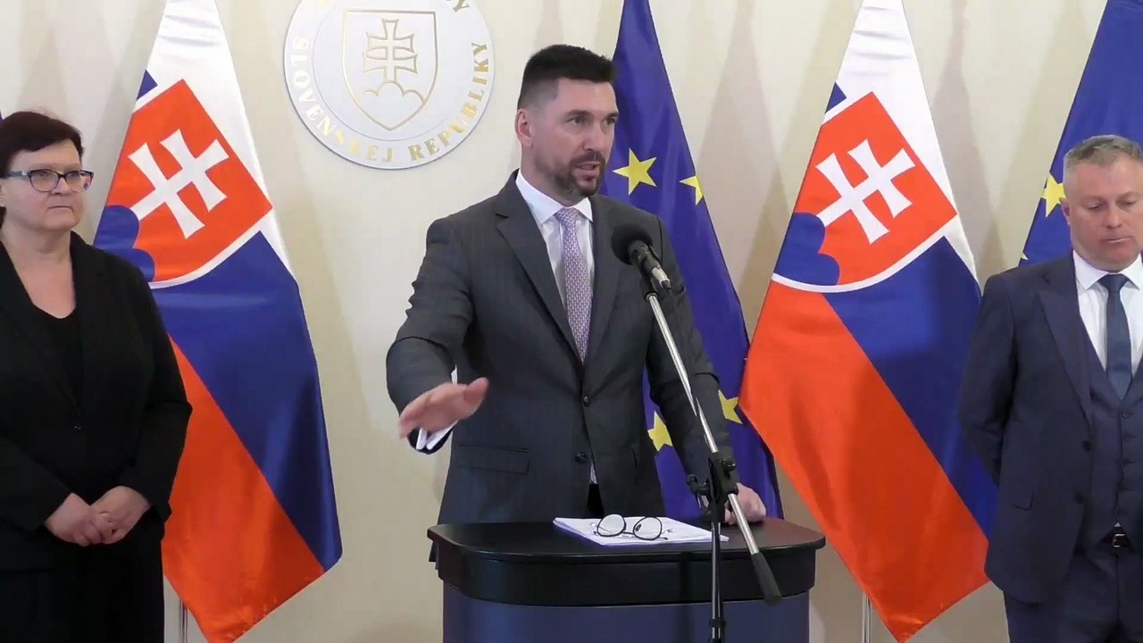 ZÁZNAM: Brífingy ministrov pôdohospodárstva a informatizácie