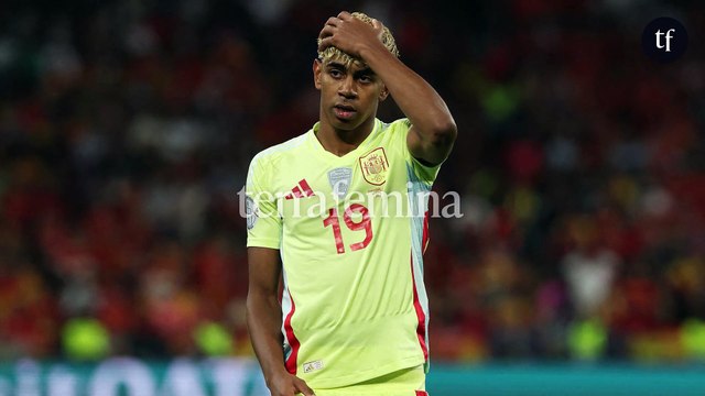 A 17 ans, cette star du foot serait en couple avec une femme de 30 ans, et les internautes s'inquiètent