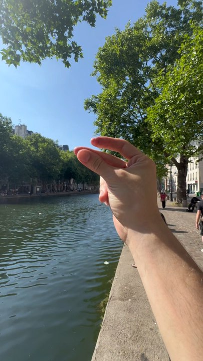 Grave BON PLAN ça ! 🍀Encore une belle journée qui s'annonce ce samedi 21 juin pour La fête de la musique à Paris 🎶Joyeux anniversaire à @cooltra_fr notre collaborateur pour cette vidéo ! 🛵