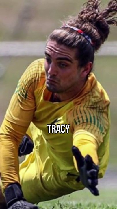 VIDEO: Conor Tracey arquero en el Mundial de Clubes y almacenero en Nueva Zelanda