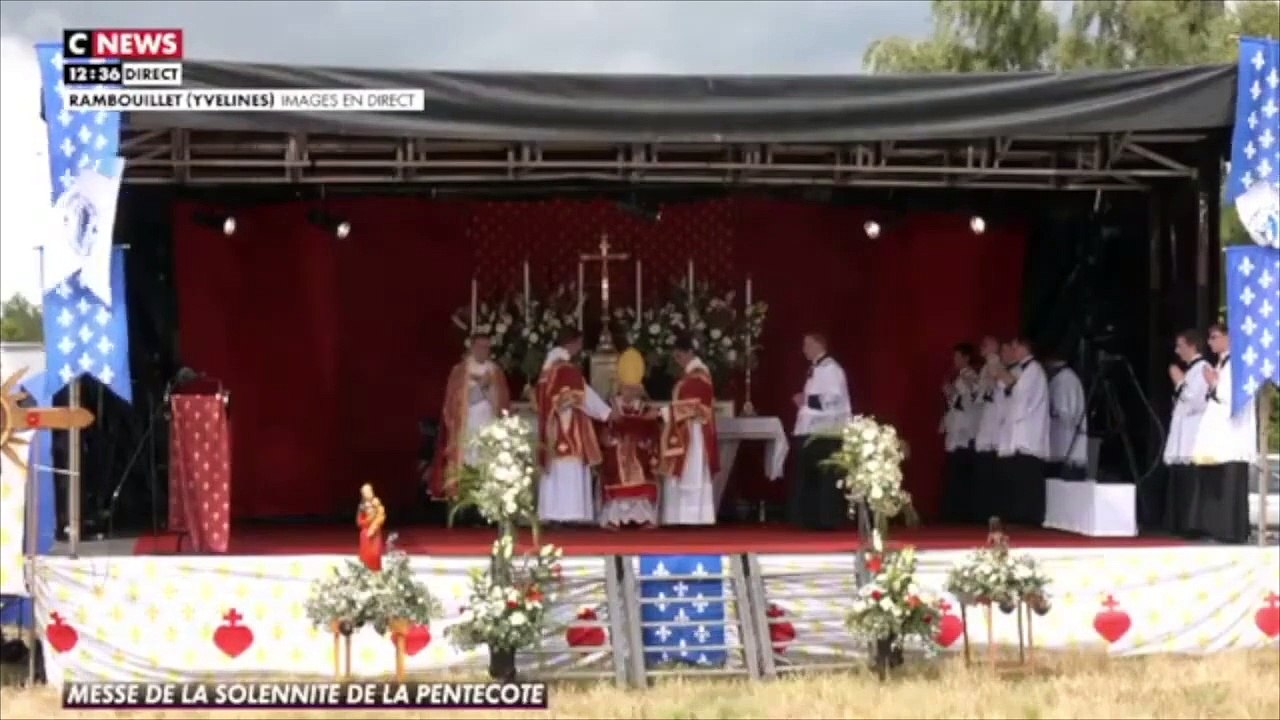 Homélie de Mgr Athanasius SCHNEIDER à la messe de Pentecôte – Pèlerinage de Chartres [8 juin 2025] sous-titré français