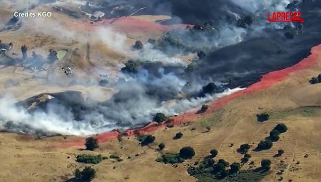 California, grande incendio a San Jose: le immagini dall'alto