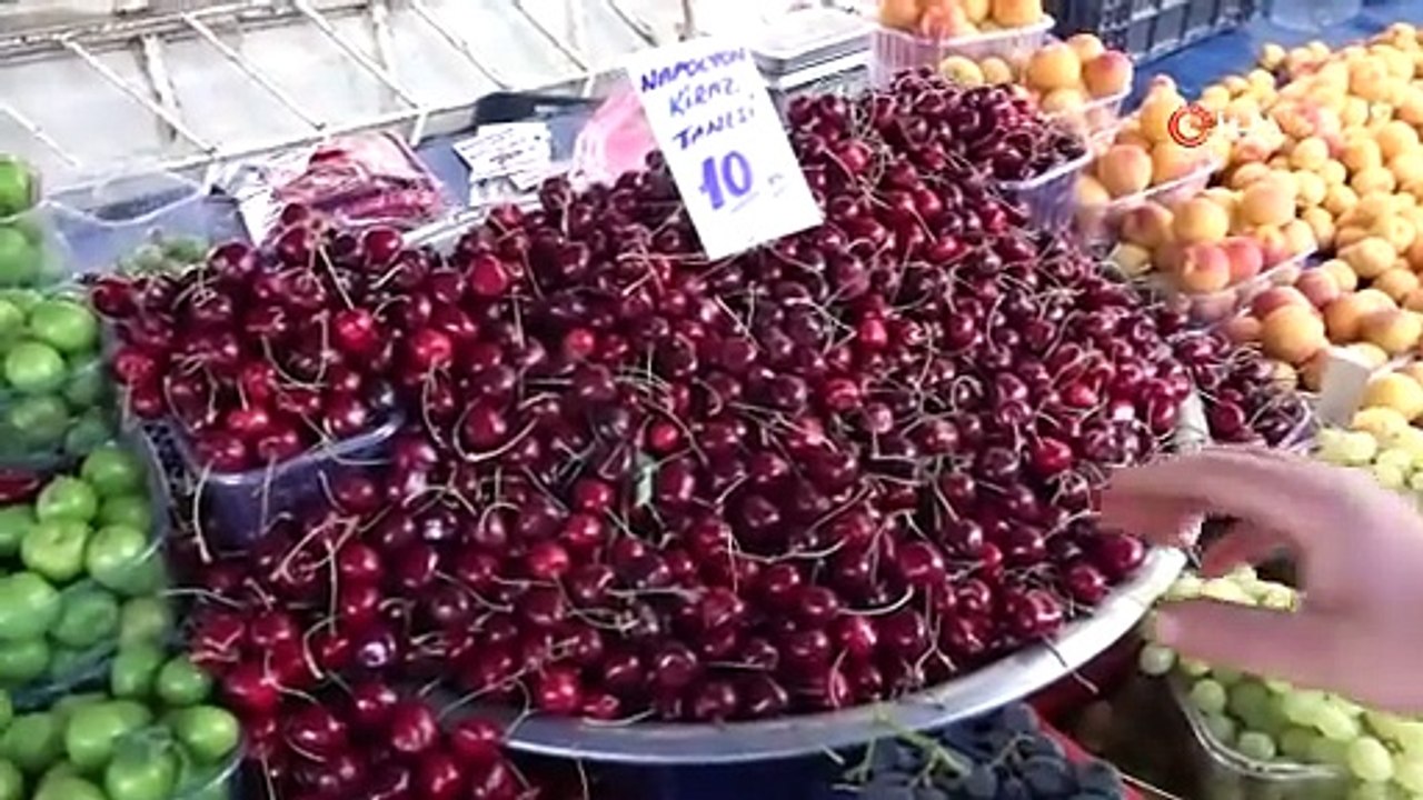 Kirazın Tanesini 10 TL’ye Satınca Gündem Oldu!