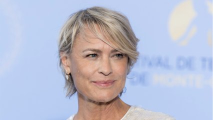 GALA VIDEO - Robin Wright moins payée que Kevin Spacey dans House of Cards : la raison avancée ne l’a pas convaincue…