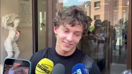 Il video della prima prova della Maturità di Kimi Antonelli: «Ero abbastanza teso, meglio 100 o una vittoria al Gp? Entrambi»