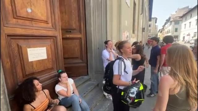 Firenze, Marta e gli altri studenti al primo giorno di maturità: «Ho scelto il tema del rispetto perché ci sono troppi femminicidi»