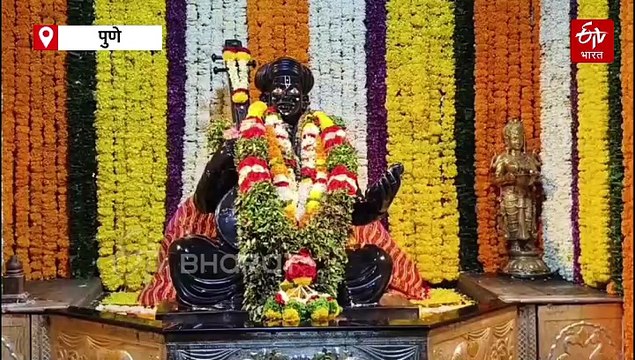 संत तुकाराम महाराज पालखीचं प्रस्थान; मुख्यमंत्री देवेंद्र फडणवीस यांनी घेतलं संत तुकाराम महाराजांच्या पादुकांचं दर्शन