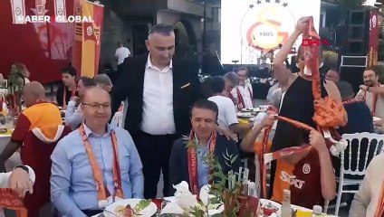 Özbek'ten yeni iddia: "Rakibimiz dördüncü yıldızı takmadan, altıncı yıldızı takacağımıza inanıyorum"