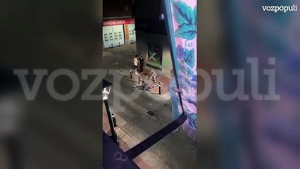 El vídeo del policía que estranguló hasta la muerte a un ladrón: "¡Que vais a asfixiar al chaval!"