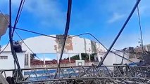 Parte de teto de escola desativada cai, em Caucaia