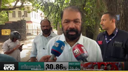 താൻ ഇറങ്ങിവരുമ്പോൾ ആട്ടുകല്ലിന് കാറ്റുപിടിച്ച പോലെ ഗവർണർ ഇരിപ്പുണ്ടായിരുന്നുവെന്ന് മന്ത്രി