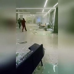 İran'ın fırlattığı balistik füzeler, Gazze'de yaralanan İsrail askerlerinin tedavi gördüğü Beerşeba'daki Soroka Hastanesi'ni vurdu.
