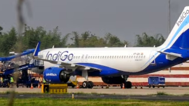 दिल्ली से लेह जा रही IndiGo की फ्लाइट की क्यों कराई गई इमरजेंसी लैंडिंग?
