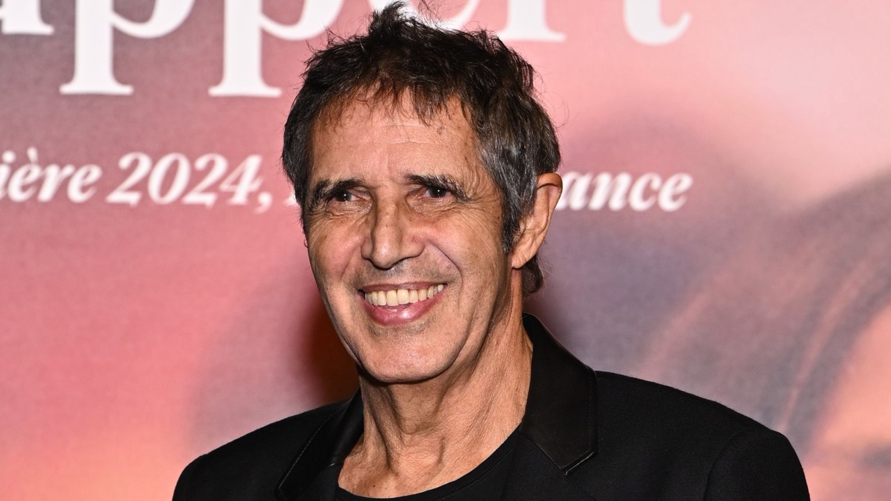 GALA VIDEO - Julien Clerc “très inquiet” pour sa fille Vanille : il n’a pas vu son arrivée dans le monde de la musique d’un bon œil…