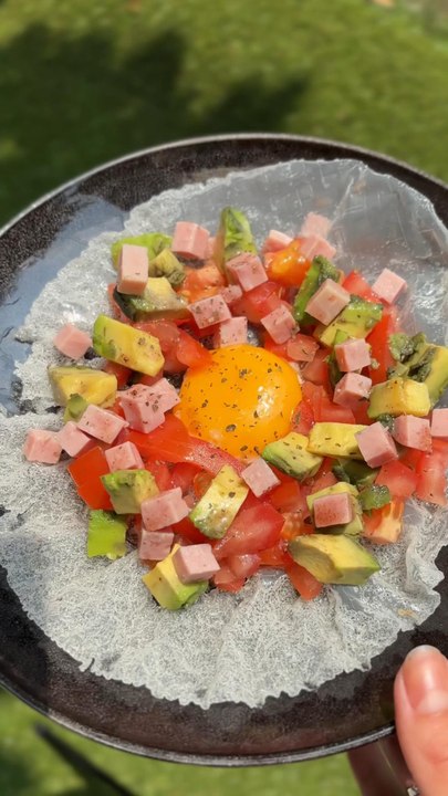 Oeuf frit en feuille de riz