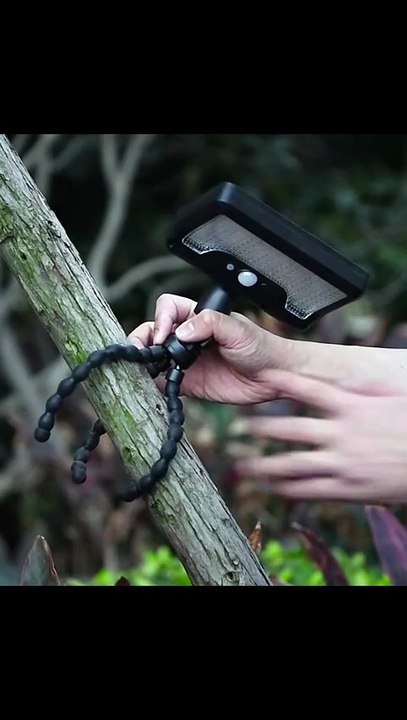 Solar Powered Camping Lights Portable 92LED Solar Floodlight Outdoor Safety Wall Light With Flexible Octopus Tripo Terrace Fence