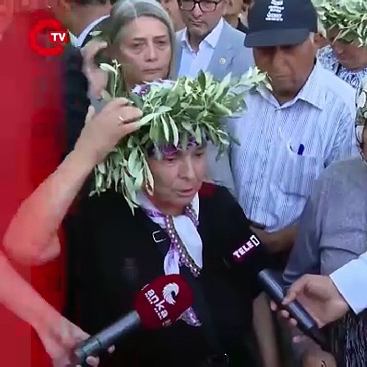 İkizköylü Melahat Çulha : "Sabah kalkınca kömür koymuyoruz sofraya. Yeter bıktık artık şu zeytin yasasından. Bıktık nefret ediyoruz. Ben sabaha kadar hiç uyumadım duyunca. 1 haftadır ağlıyorum ben"