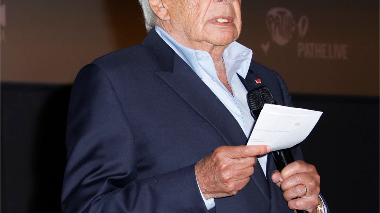 FEMME ACTUELLE - 700 m², cuisine professionnelle, piscine... l'ancienne impressionnante demeure de Michel Sardou en vente pour près de 19 millions d'euros
