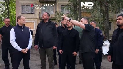 Zelensky visita il luogo dell'attacco a Kiev, chiede pressione globale sulla Russia