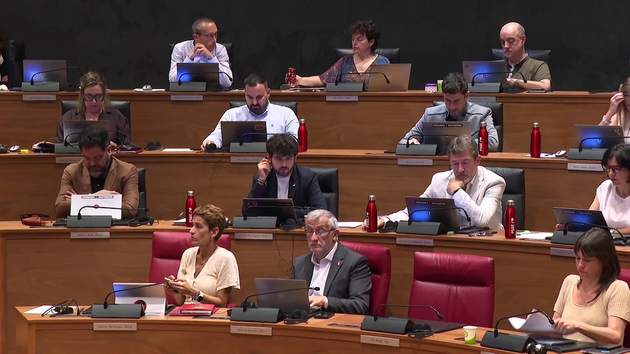 Huracán político en Navarra: Chivite descarta dimitir frente a las críticas de la oposición