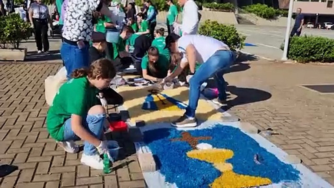 Corpus Christi reúne fiéis em Cascavel em celeb...