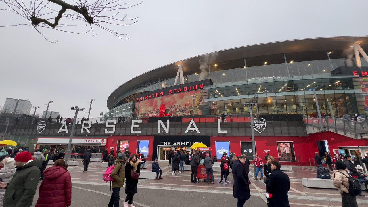 Arsenal encouraged to hunt world-class strikers this summer window