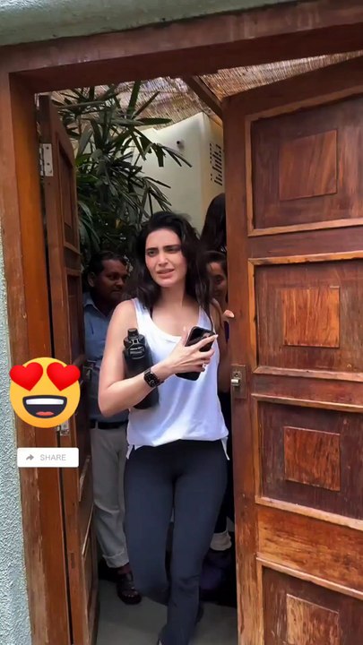 Bollywood actresses Jacqueline Fernandez and Karishma Tanna dine at Cafe Bandra in Mumbai 🍴👠💃  #jacquelinefernandez #karishmatanna #bollywood #actress #bollywoodactresses #actresses #bollywoodupdates #fashion #bollywoodactresses