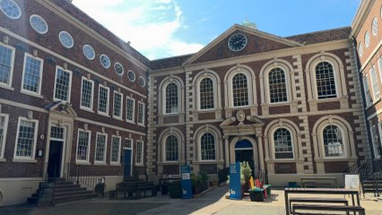 Discover Liverpool’s Oldest Building: The Historic Bluecoat 🎨