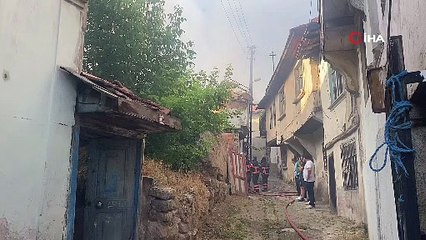 Alevlere teslim olan ev küle döndü