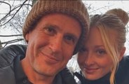 Jason Segel se comprometió con Kayla Radomski