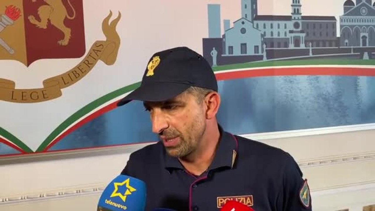 Poliziotto eroe, si tuffa e salva una bambina a Jesolo: «Le urla, poi con una catena umana l'abbiamo portata fuori dall'acqua»