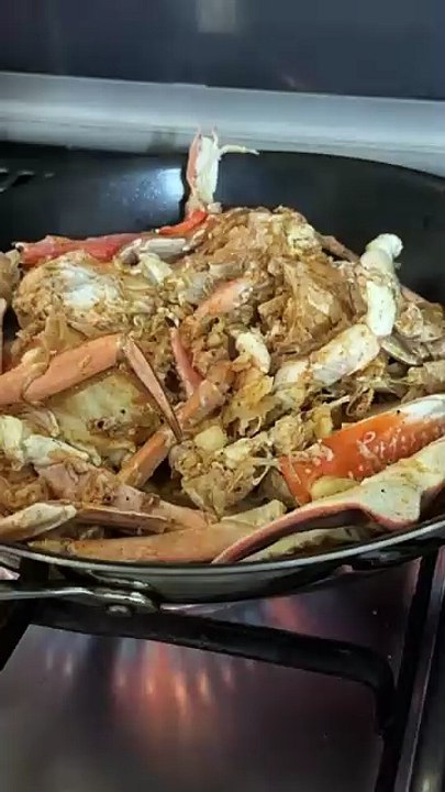 مين من عشاق الأكلات البحرية؟ 😍🦑 الطعم اللي بياخدك لعالم ثاني! 🌊