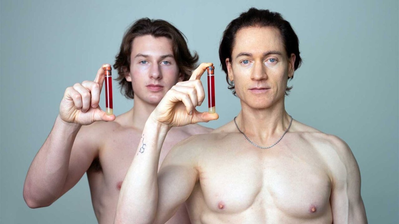 L'homme qui s'injecte le sang de son fils pour devenir immortel