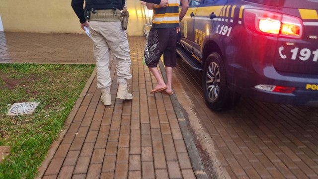 Motorista de automóvel que se envolveu em acidente na BR-277 é preso por embriaguez