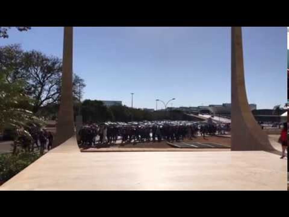 Deputados em caminhada ao STF para pedir a liberdade de Lula