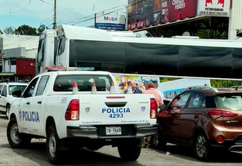 tn7-tn7-Muere-prensado-por-autobús-cuando-estaba-reparando-una-llanta-en-Heredia-190625