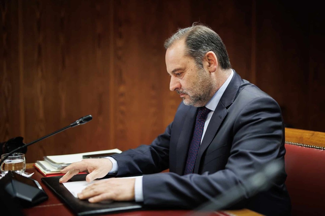 Ábalos tiene un cabreo mayúsculo con Sánchez y está dispuesto a cantar: "Me han utilizado"