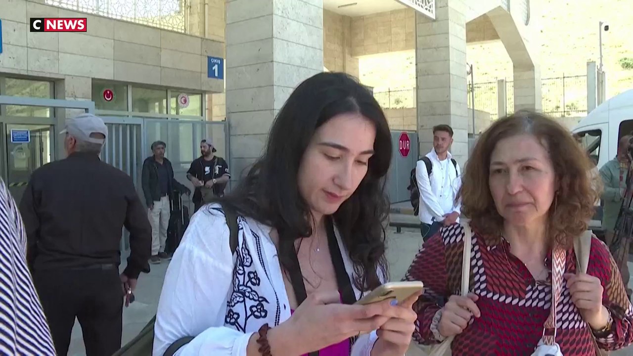 Guerre au Proche-Orient : ces Franco-Iraniens qui fuient Téhéran