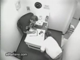 Alcoolique au poste de police