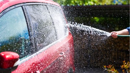 Peut-on laver sa voiture chez soi ?