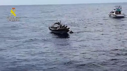 La Guardia Civil rescata a una persona que pretendía cruzar de Tenerife a Gran Canaria sobre un palé de madera