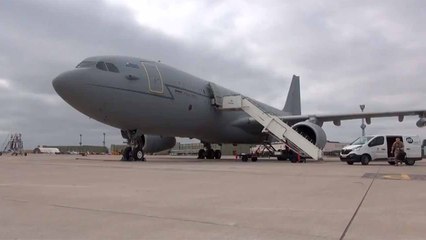動画：英国空軍基地で親パレスチナ活動家によりRAFの航空機が損傷