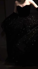 Like midnight wrapped in silk — she moved with mystery and grace. 🌌