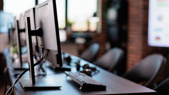 Reforma laboral: Senador advierte impacto en jóvenes y microempresas tras acuerdo de recargo nocturno